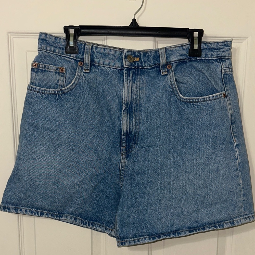 ZARA High Waisted Denim Mom Shorts Size 12